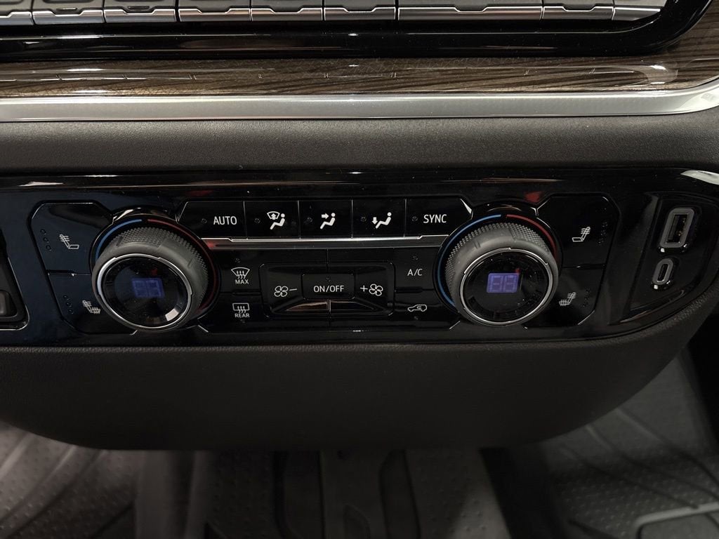 2026 Chevrolet Silverado 1500 RST Crew Cab Short Box 4WD