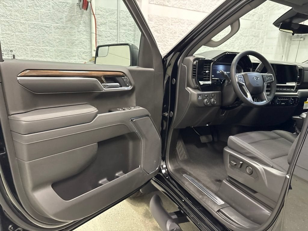 2026 Chevrolet Silverado 1500 RST Crew Cab Short Box 4WD
