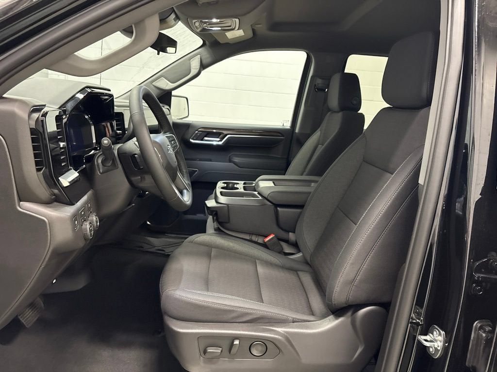 2026 Chevrolet Silverado 1500 RST Crew Cab Short Box 4WD
