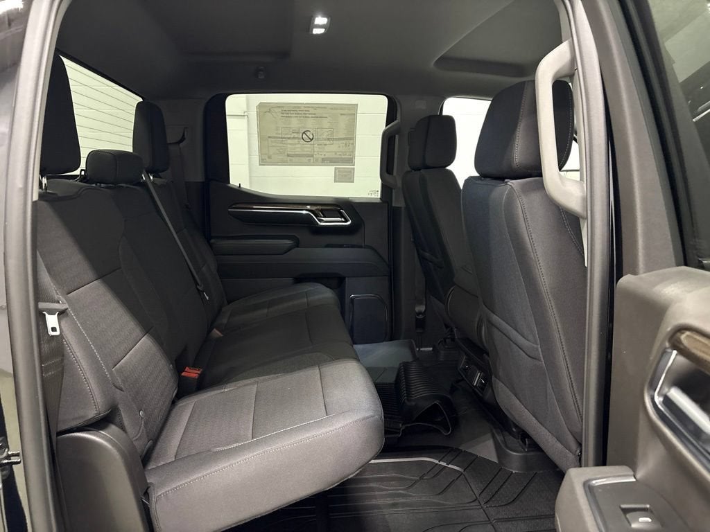 2026 Chevrolet Silverado 1500 RST Crew Cab Short Box 4WD