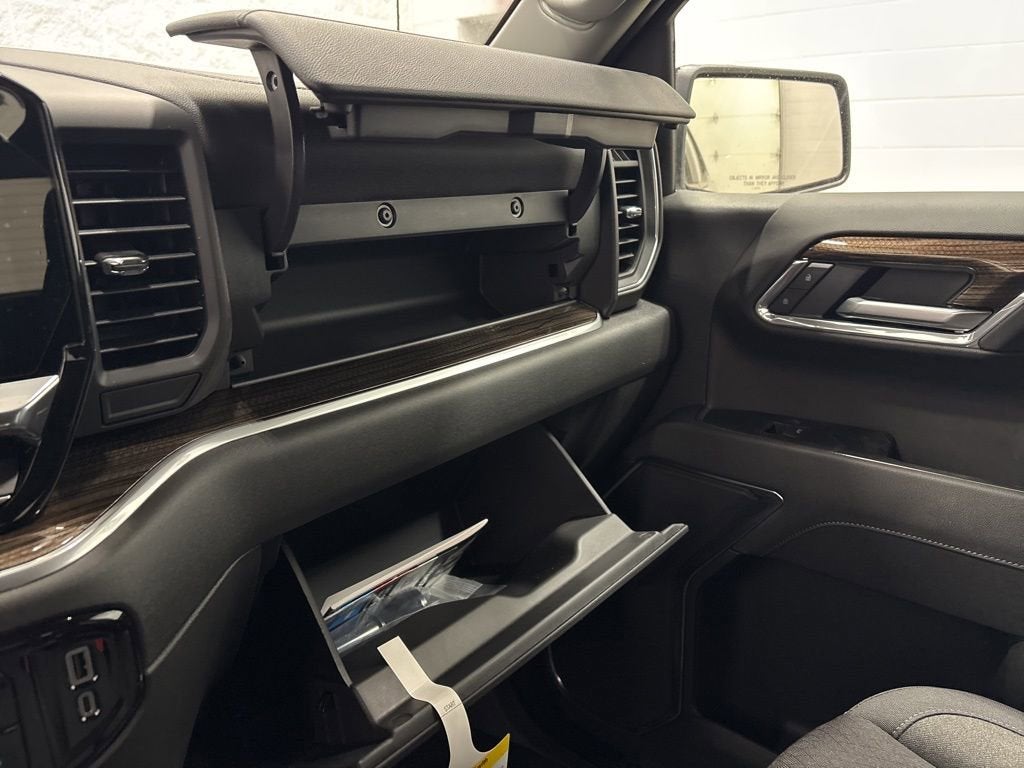 2026 Chevrolet Silverado 1500 RST Crew Cab Short Box 4WD