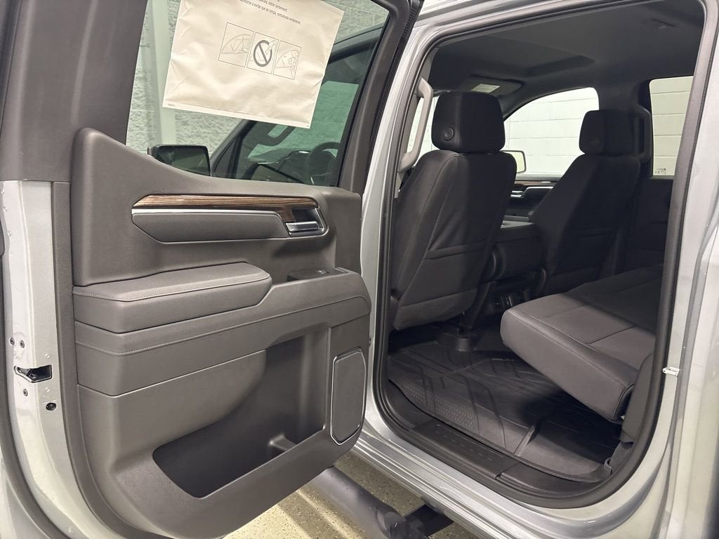 2026 Chevrolet Silverado 1500 RST Crew Cab Short Box 4WD