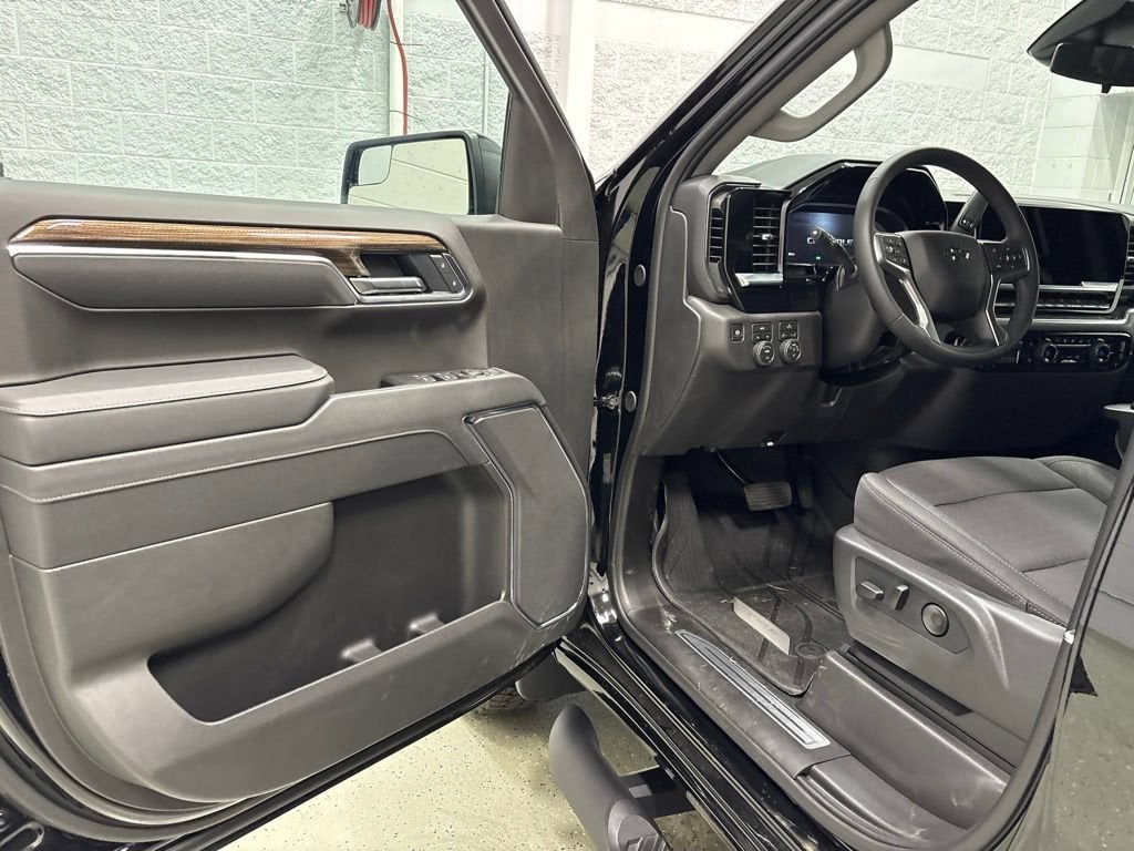 2026 Chevrolet Silverado 1500 RST Crew Cab Short Box 4WD