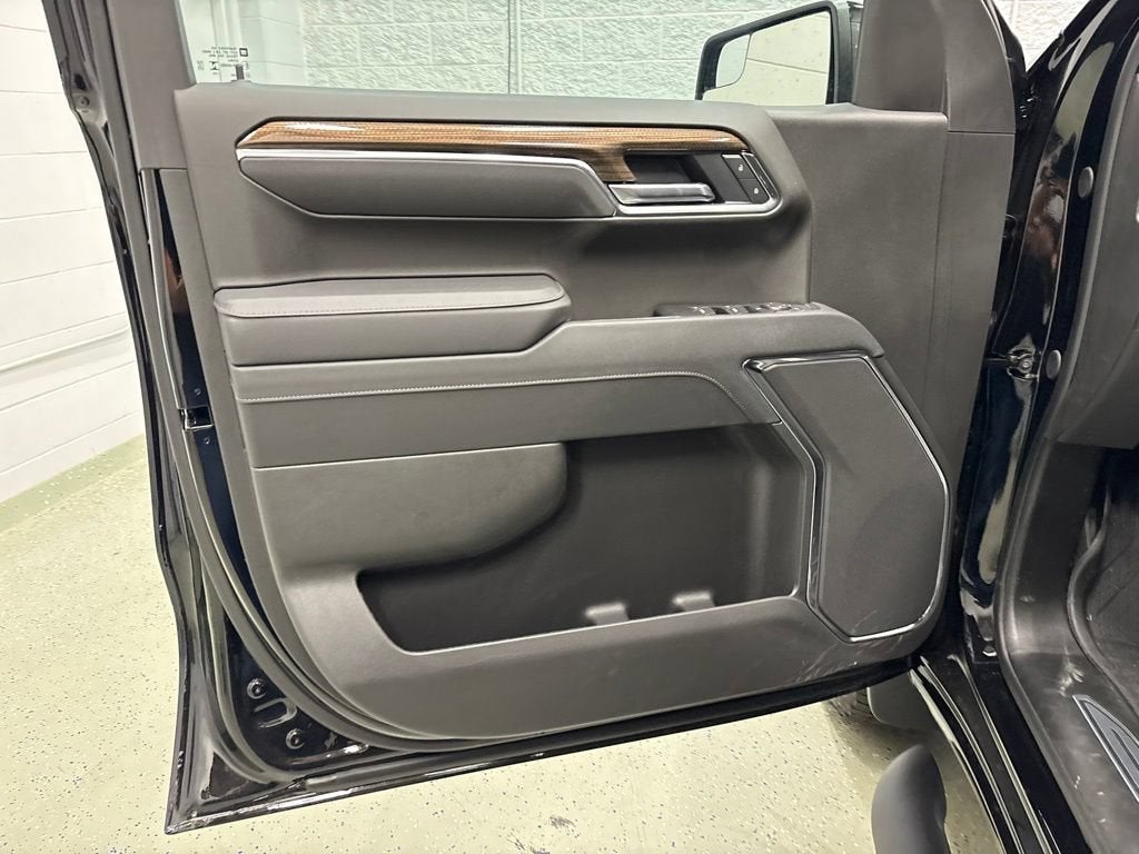 2026 Chevrolet Silverado 1500 RST Crew Cab Short Box 4WD