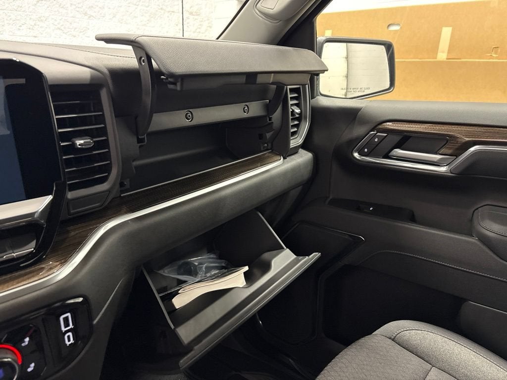 2026 Chevrolet Silverado 1500 RST Crew Cab Short Box 4WD