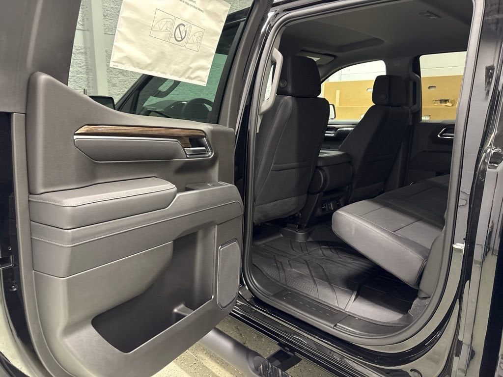 2026 Chevrolet Silverado 1500 RST Crew Cab Short Box 4WD