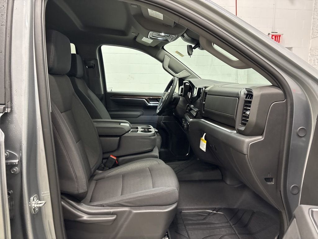 2026 Chevrolet Silverado 1500 RST Crew Cab Short Box 4WD