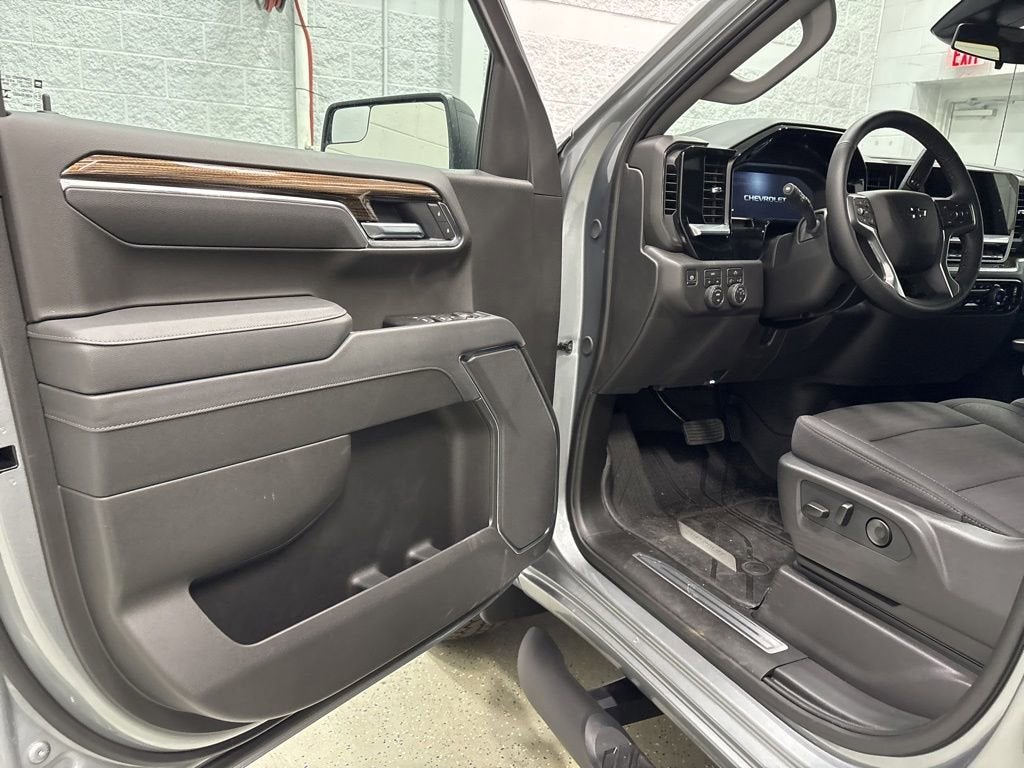 2026 Chevrolet Silverado 1500 RST Crew Cab Short Box 4WD