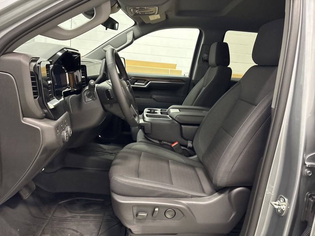 2026 Chevrolet Silverado 1500 RST Crew Cab Short Box 4WD