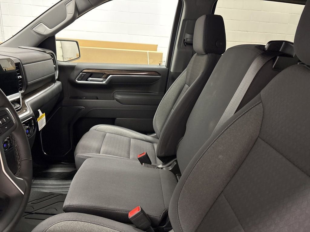 2026 Chevrolet Silverado 1500 RST Crew Cab Short Box 4WD