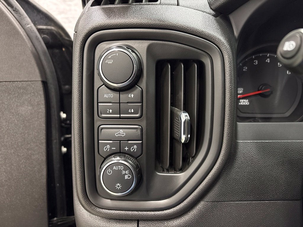 2024 Chevrolet Silverado 1500 Custom Trail Boss