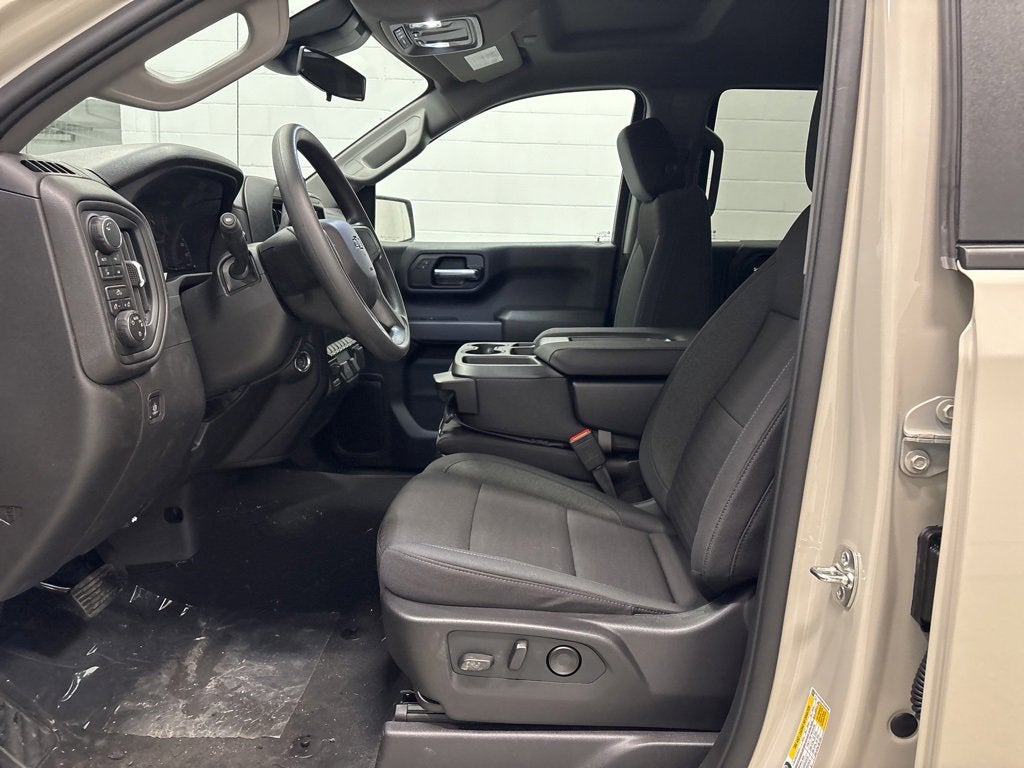 2026 Chevrolet Silverado 1500 Custom Trail Boss Crew Cab Short Box 4WD