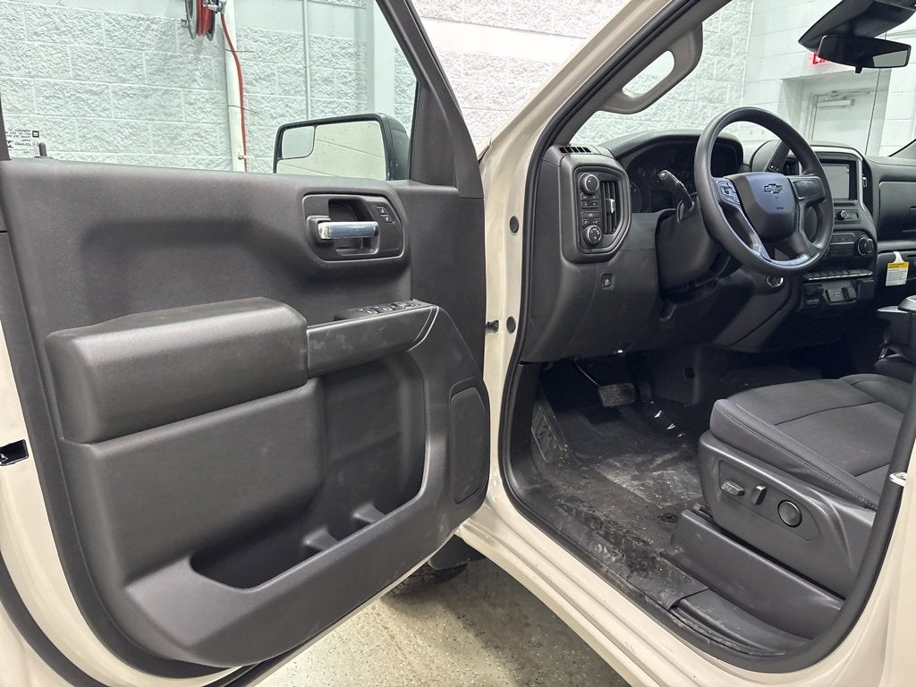 2026 Chevrolet Silverado 1500 Custom Trail Boss Crew Cab Short Box 4WD