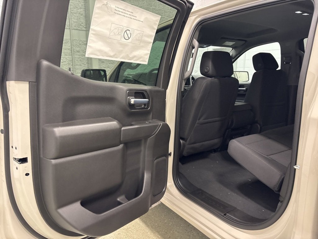 2026 Chevrolet Silverado 1500 Custom Trail Boss Crew Cab Short Box 4WD