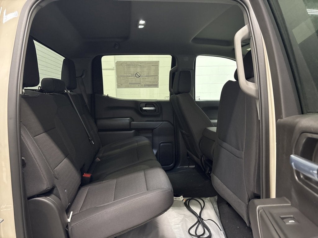 2026 Chevrolet Silverado 1500 Custom Trail Boss Crew Cab Short Box 4WD