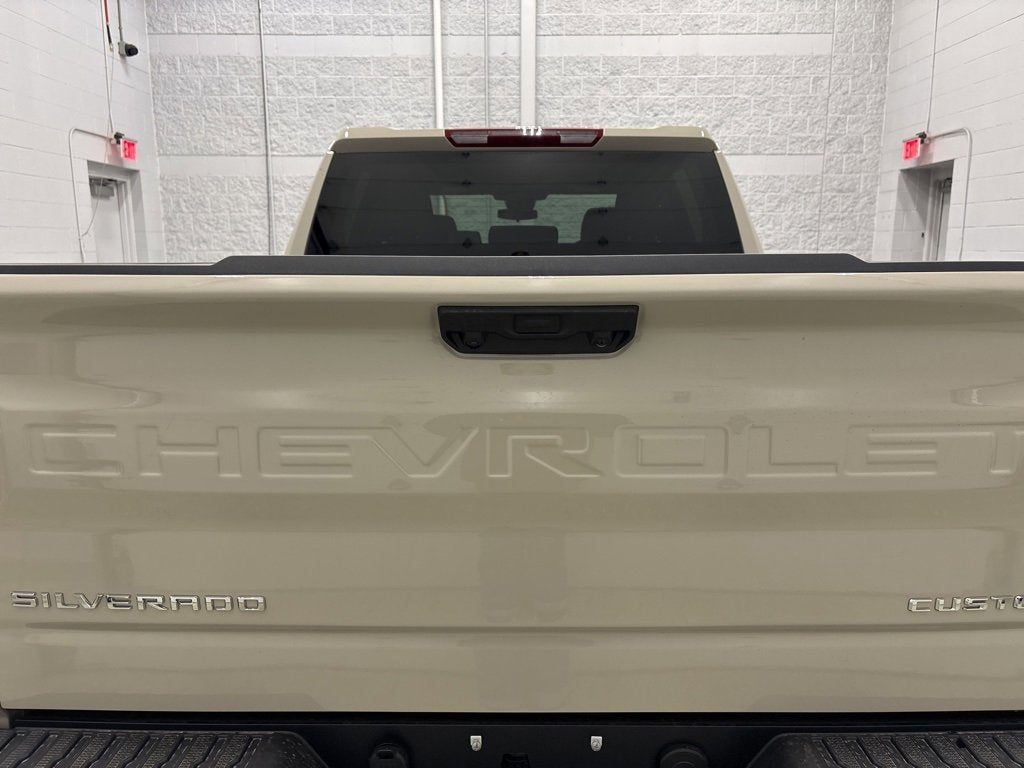 2026 Chevrolet Silverado 1500 Custom Trail Boss Crew Cab Short Box 4WD