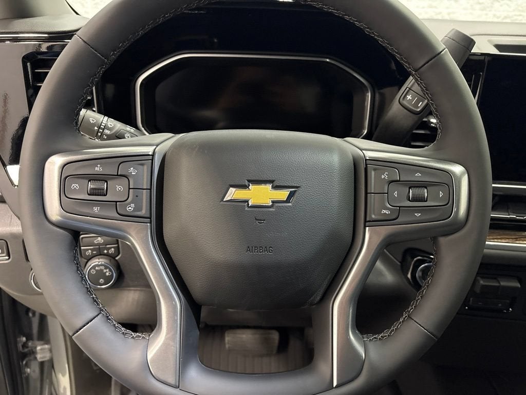 2026 Chevrolet Silverado 1500 LT Crew Cab Short Box 4WD