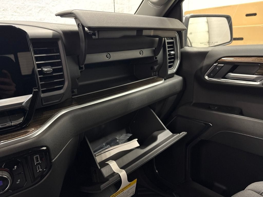 2026 Chevrolet Silverado 1500 LT Crew Cab Short Box 4WD