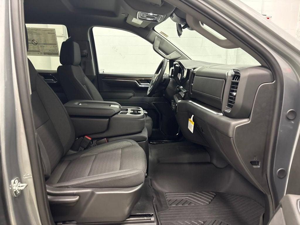 2026 Chevrolet Silverado 1500 LT Crew Cab Short Box 4WD