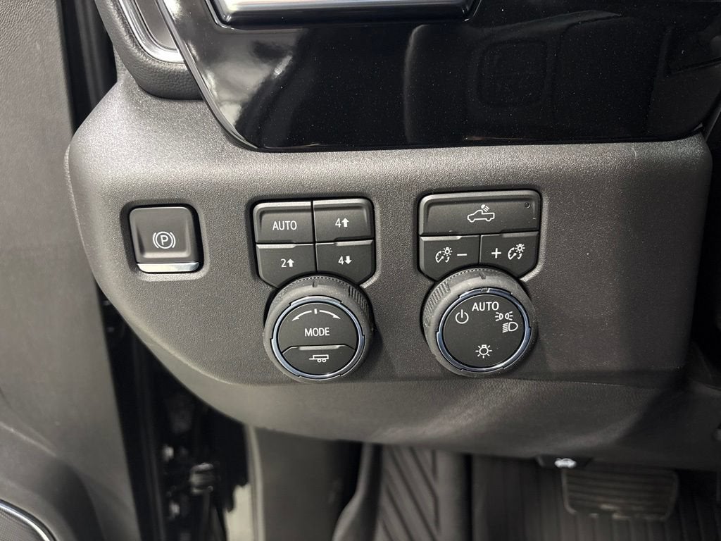 2026 Chevrolet Silverado 1500 LT Crew Cab Short Box 4WD