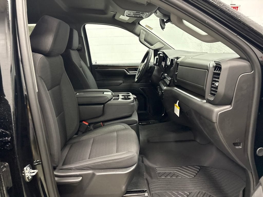 2026 Chevrolet Silverado 1500 LT Crew Cab Short Box 4WD