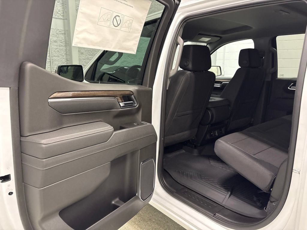 2026 Chevrolet Silverado 1500 LT Crew Cab Short Box 4WD