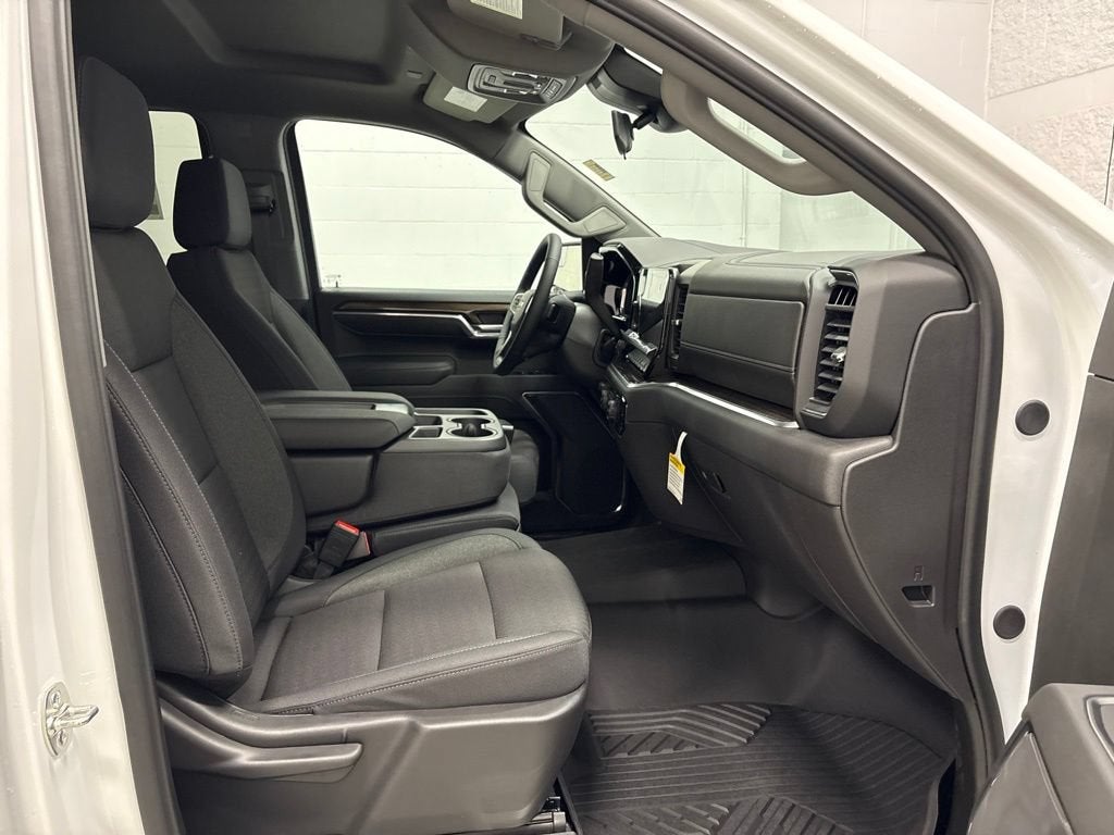 2026 Chevrolet Silverado 1500 LT Crew Cab Short Box 4WD