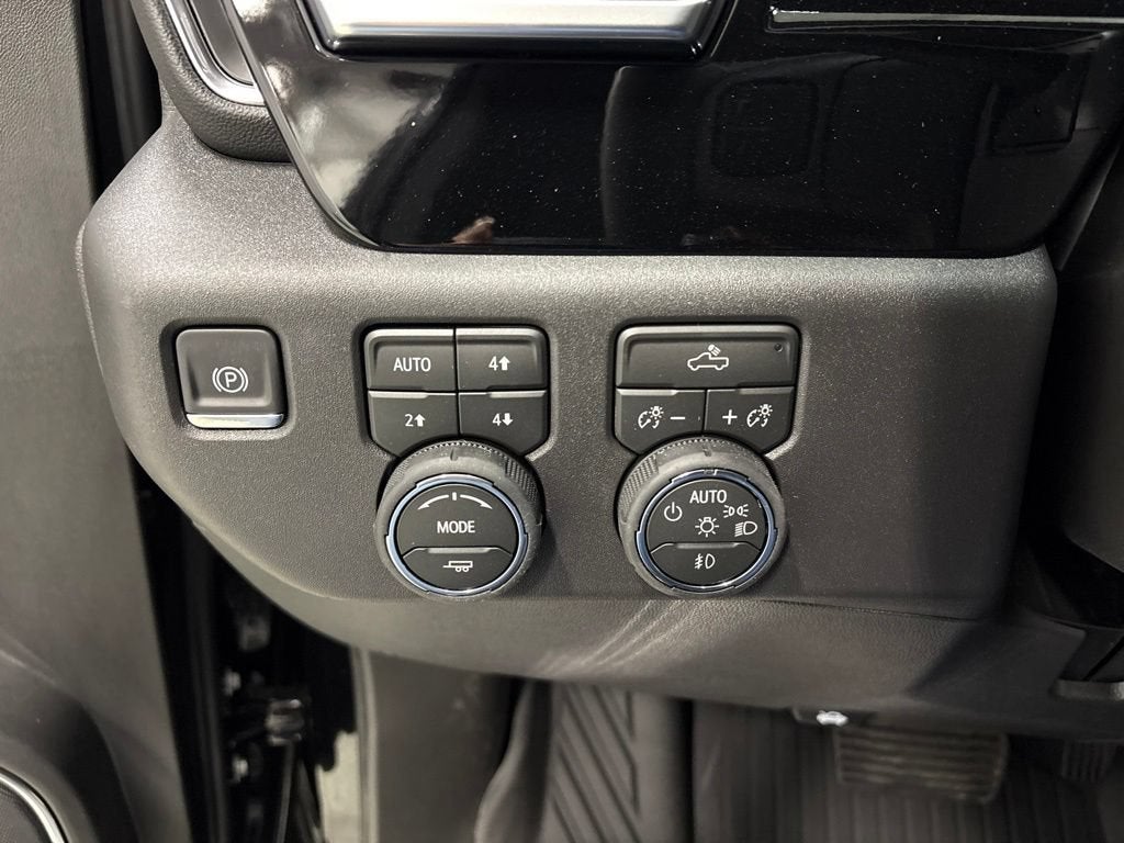 2026 Chevrolet Silverado 1500 RST Crew Cab Short Box 4WD
