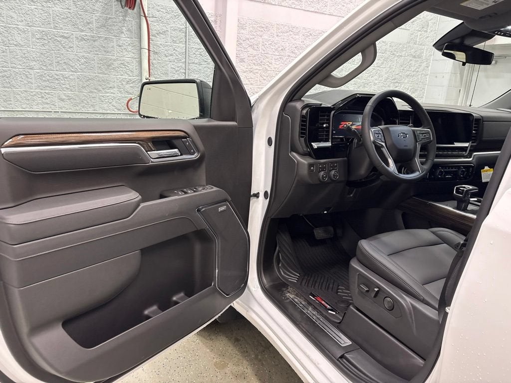 2026 Chevrolet Silverado 1500 RST Crew Cab Short Box 4WD