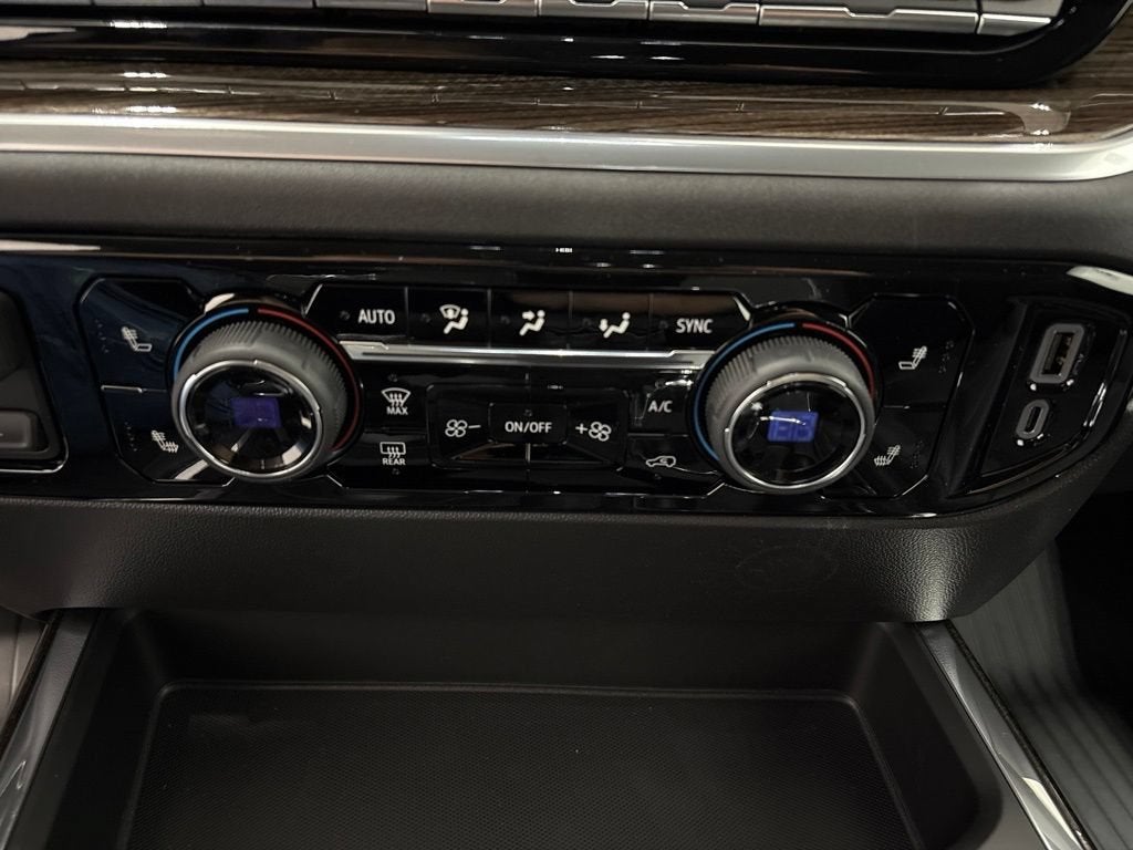 2026 Chevrolet Silverado 1500 RST Crew Cab Short Box 4WD