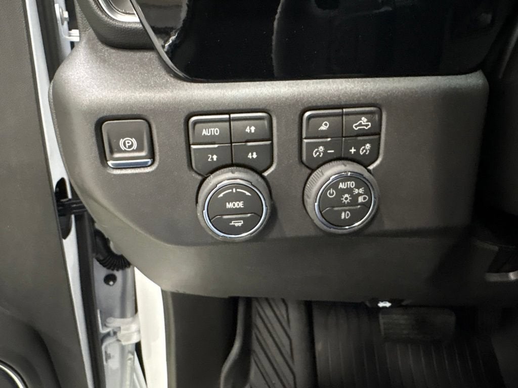 2026 Chevrolet Silverado 1500 RST Crew Cab Short Box 4WD