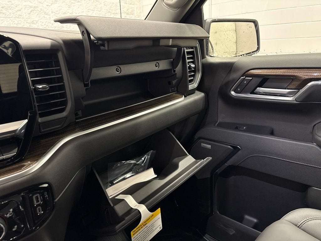 2026 Chevrolet Silverado 1500 RST Crew Cab Short Box 4WD