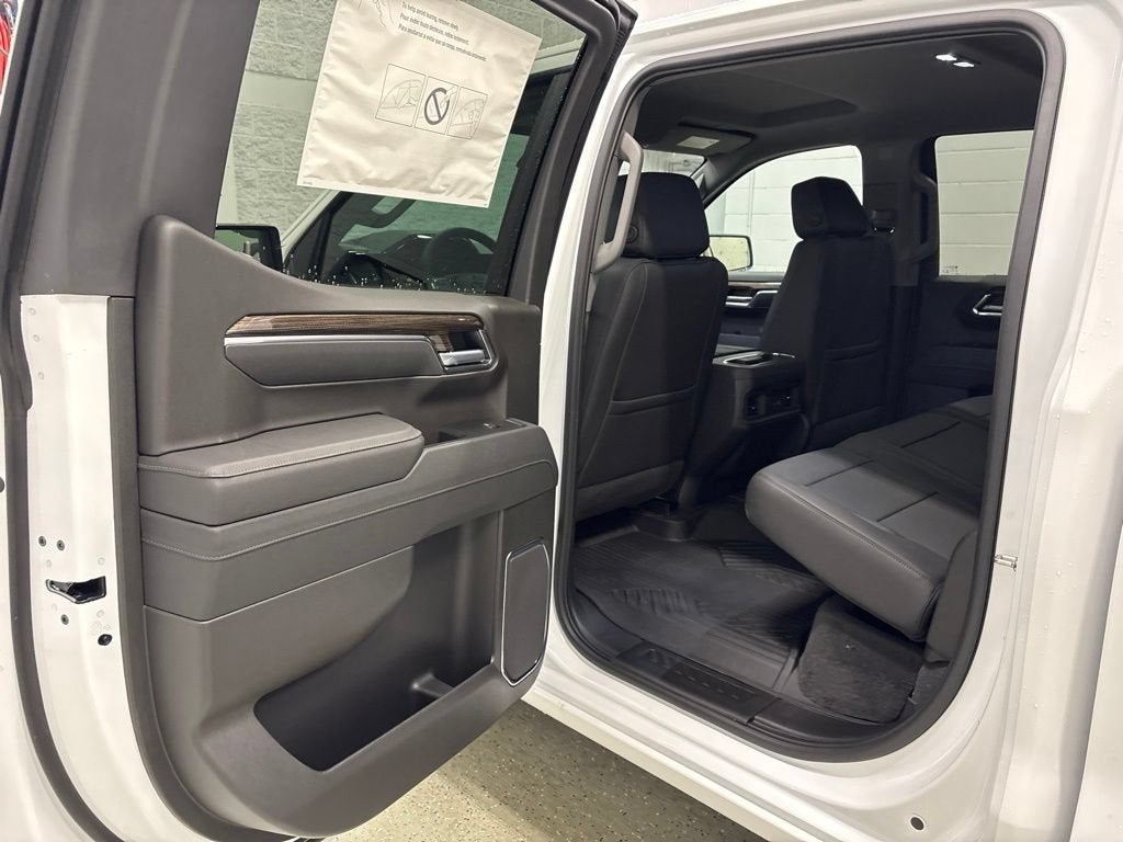 2026 Chevrolet Silverado 1500 RST Crew Cab Short Box 4WD