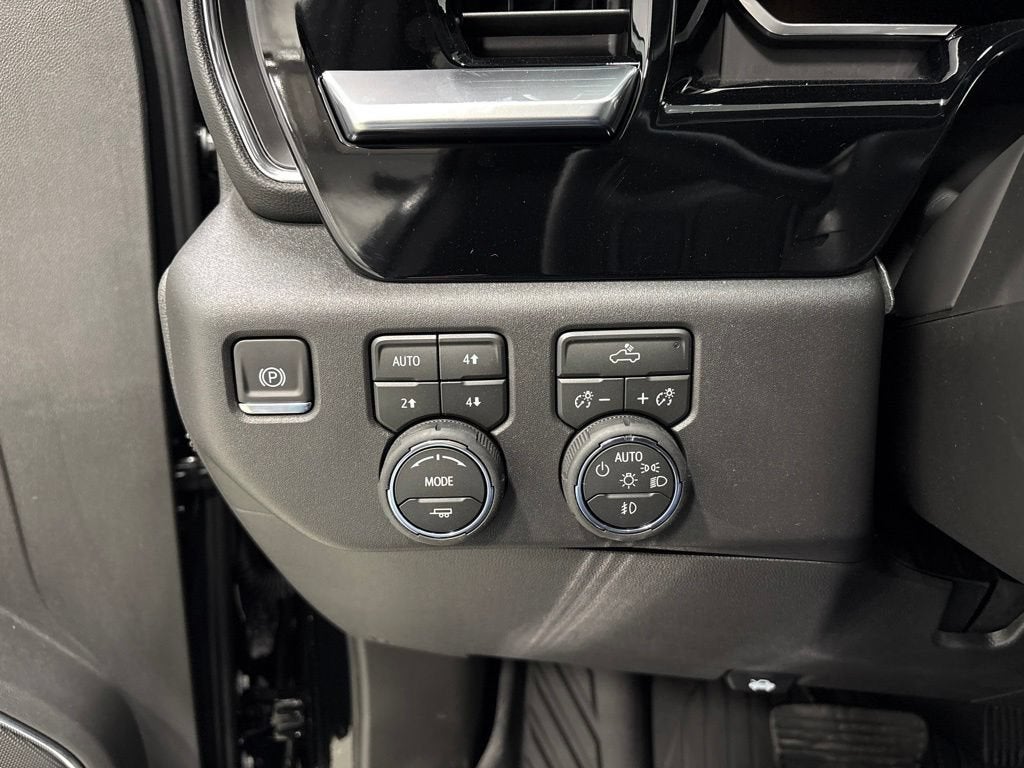 2026 Chevrolet Silverado 1500 RST Crew Cab Short Box 4WD