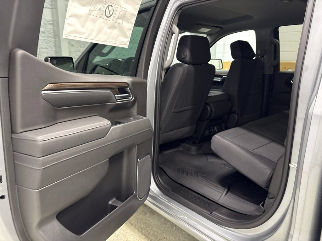 2026 Chevrolet Silverado 1500 RST Crew Cab Short Box 4WD