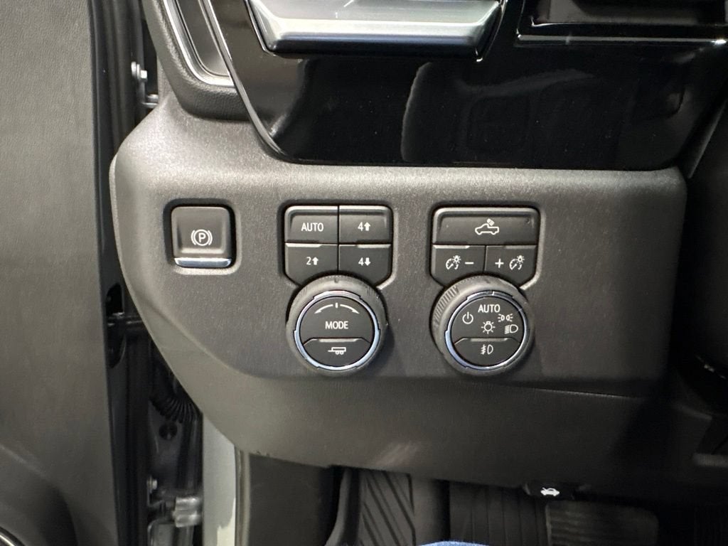 2026 Chevrolet Silverado 1500 RST Crew Cab Short Box 4WD