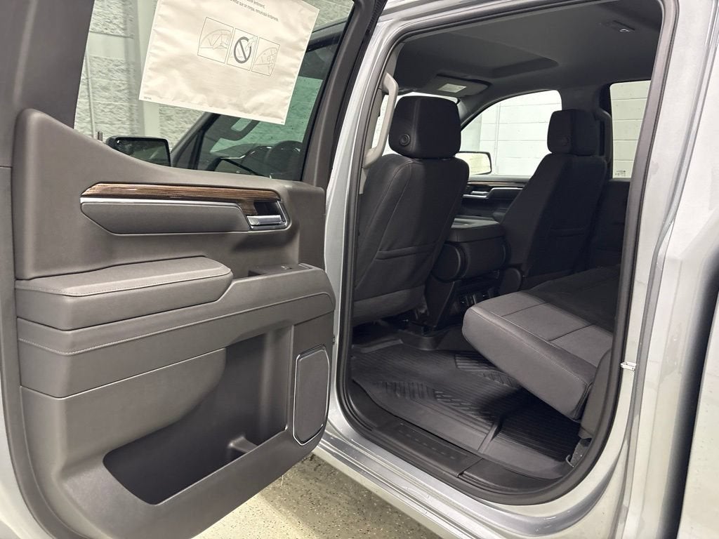 2026 Chevrolet Silverado 1500 RST Crew Cab Short Box 4WD