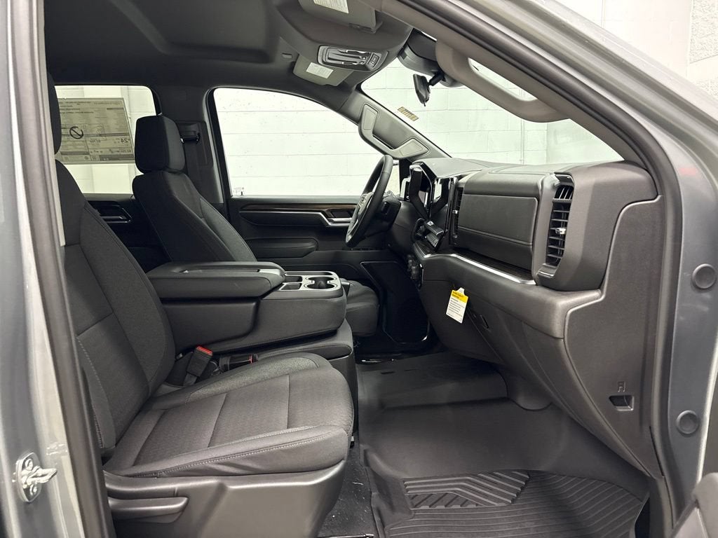 2026 Chevrolet Silverado 1500 RST Crew Cab Short Box 4WD