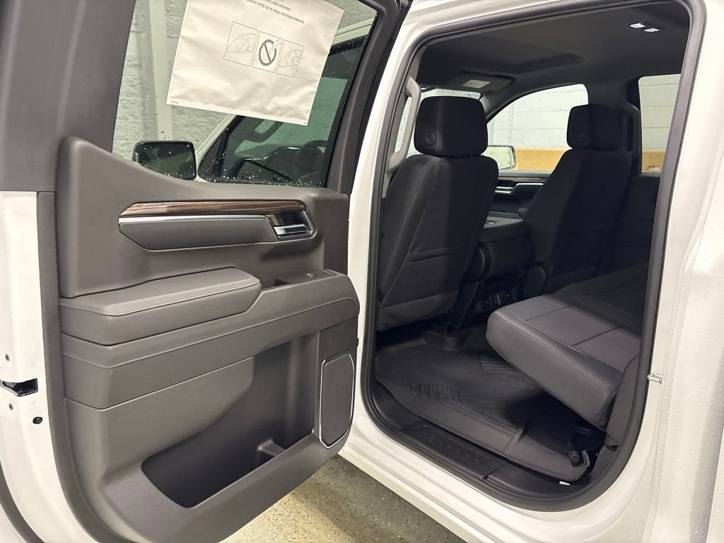 2026 Chevrolet Silverado 1500 RST Crew Cab Short Box 4WD