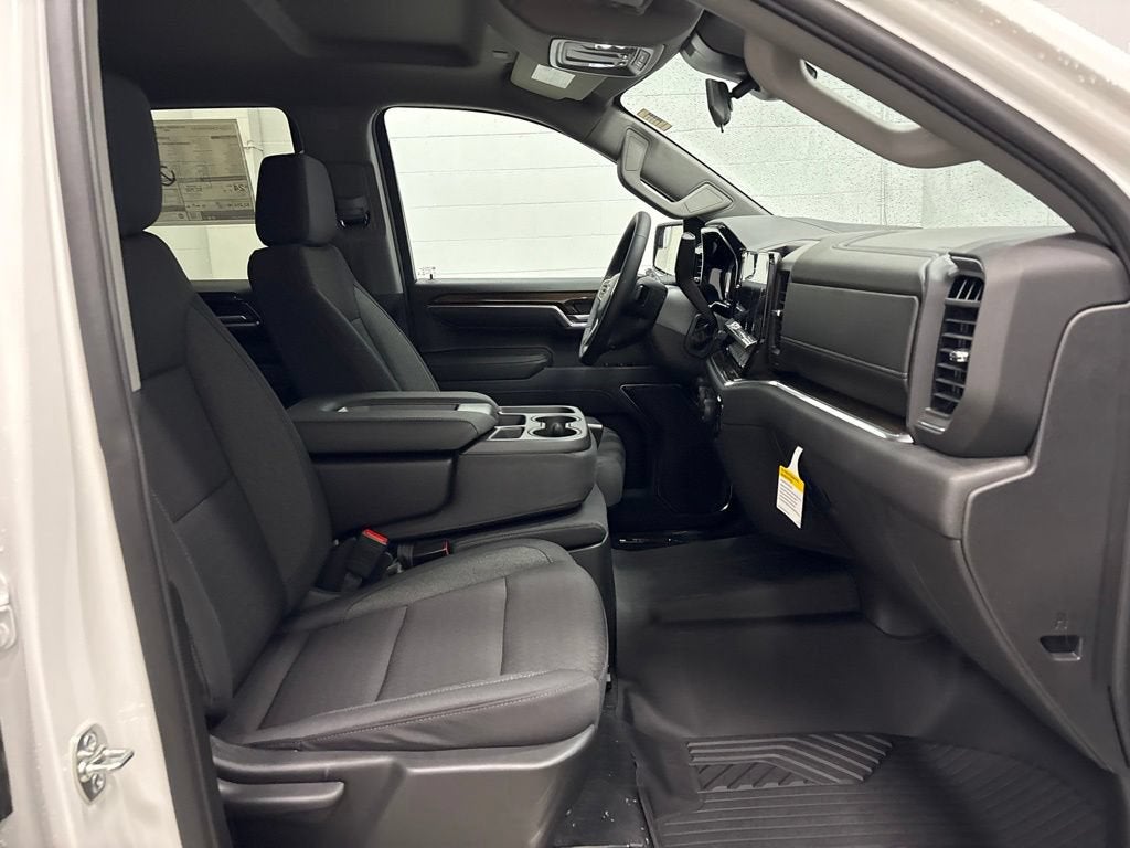 2026 Chevrolet Silverado 1500 RST Crew Cab Short Box 4WD