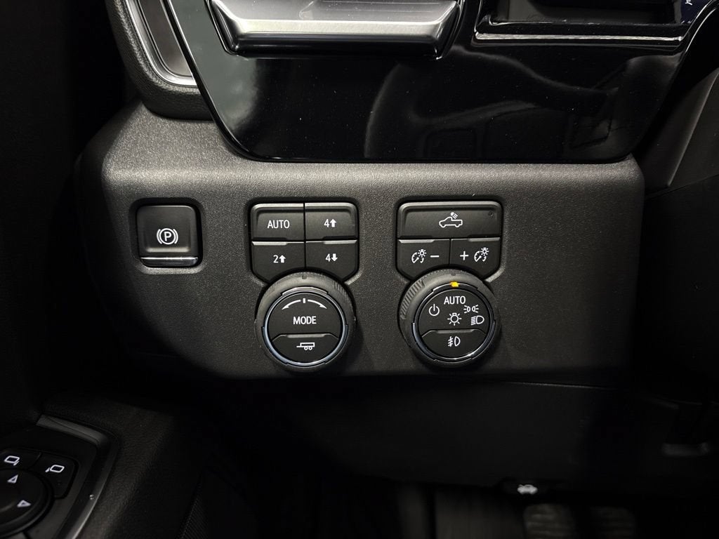 2026 Chevrolet Silverado 1500 RST Crew Cab Short Box 4WD