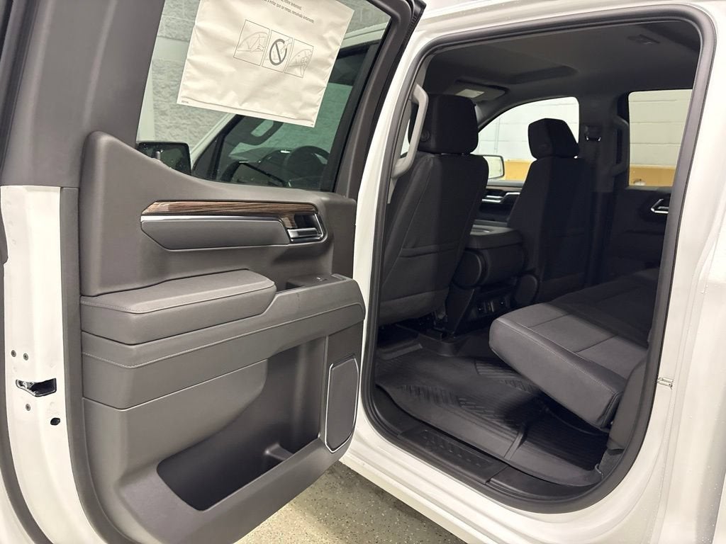2026 Chevrolet Silverado 1500 RST Crew Cab Short Box 4WD