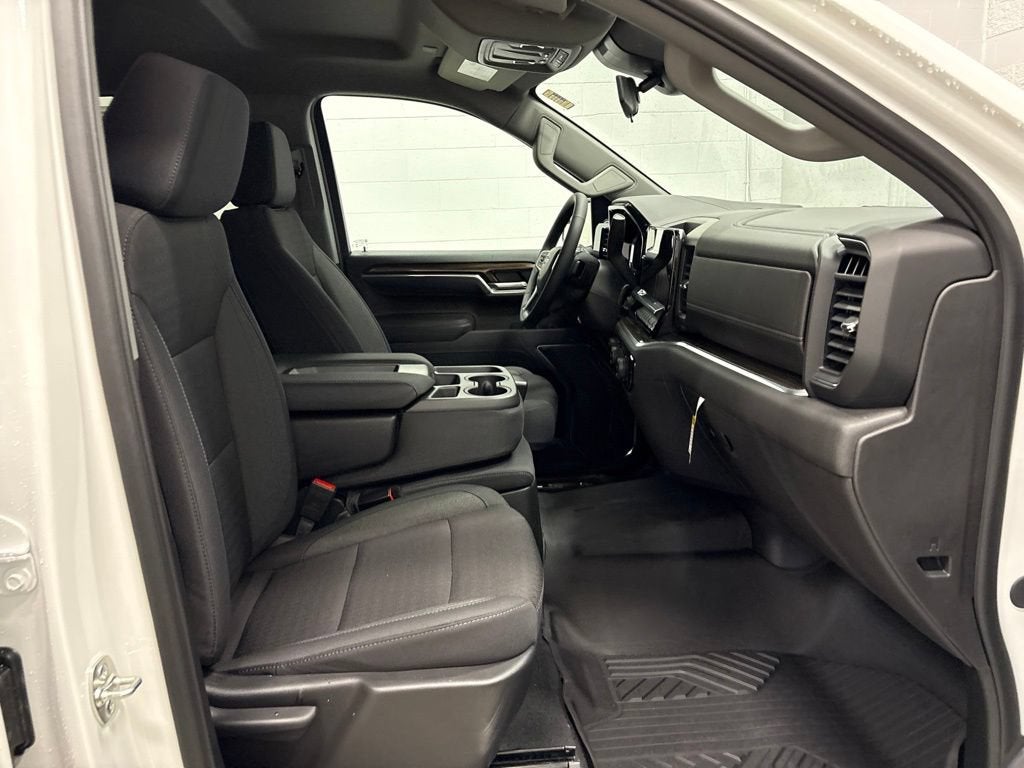 2026 Chevrolet Silverado 1500 RST Crew Cab Short Box 4WD