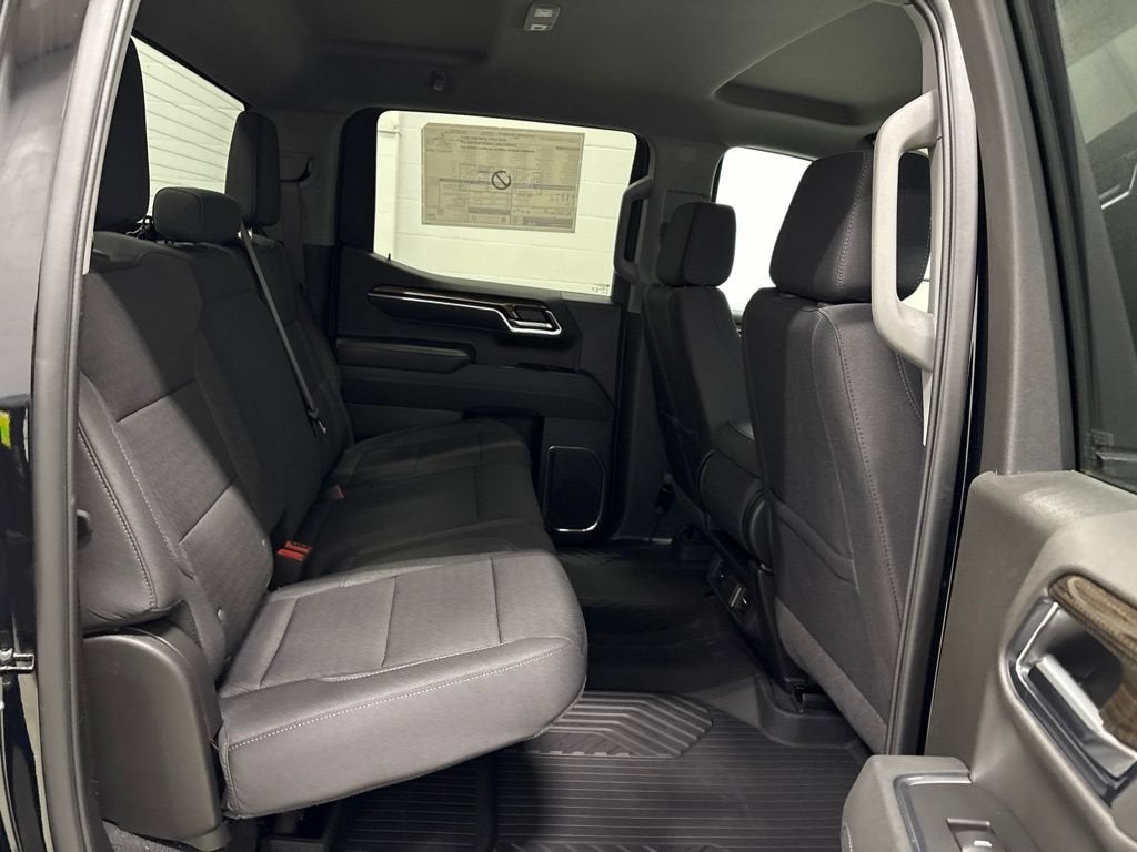 2026 Chevrolet Silverado 1500 RST Crew Cab Short Box 4WD