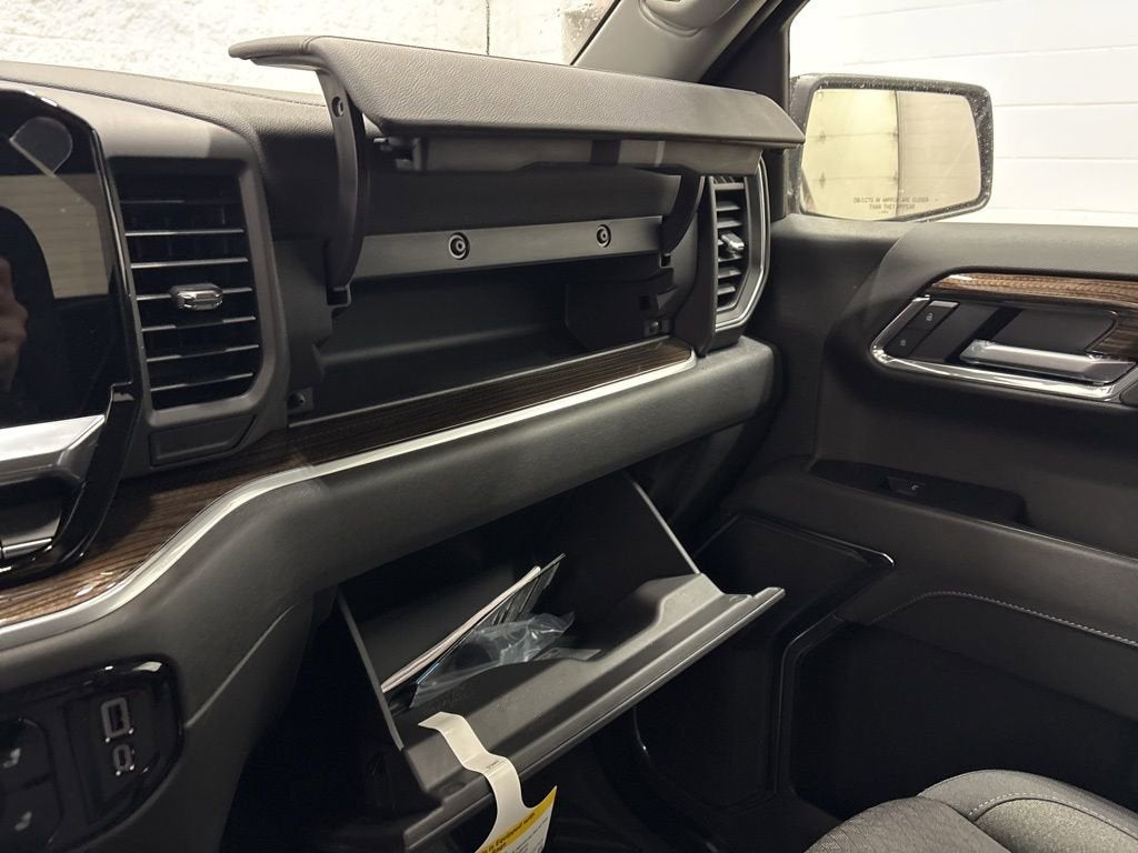 2026 Chevrolet Silverado 1500 RST Crew Cab Short Box 4WD