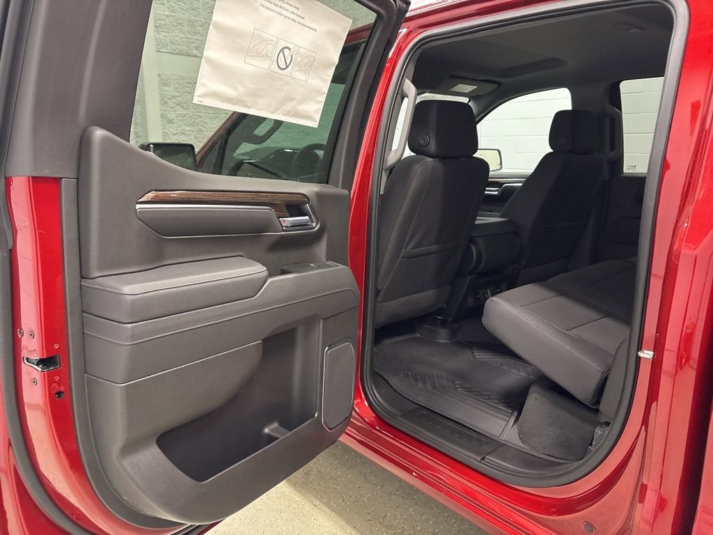 2026 Chevrolet Silverado 1500 RST Crew Cab Short Box 4WD