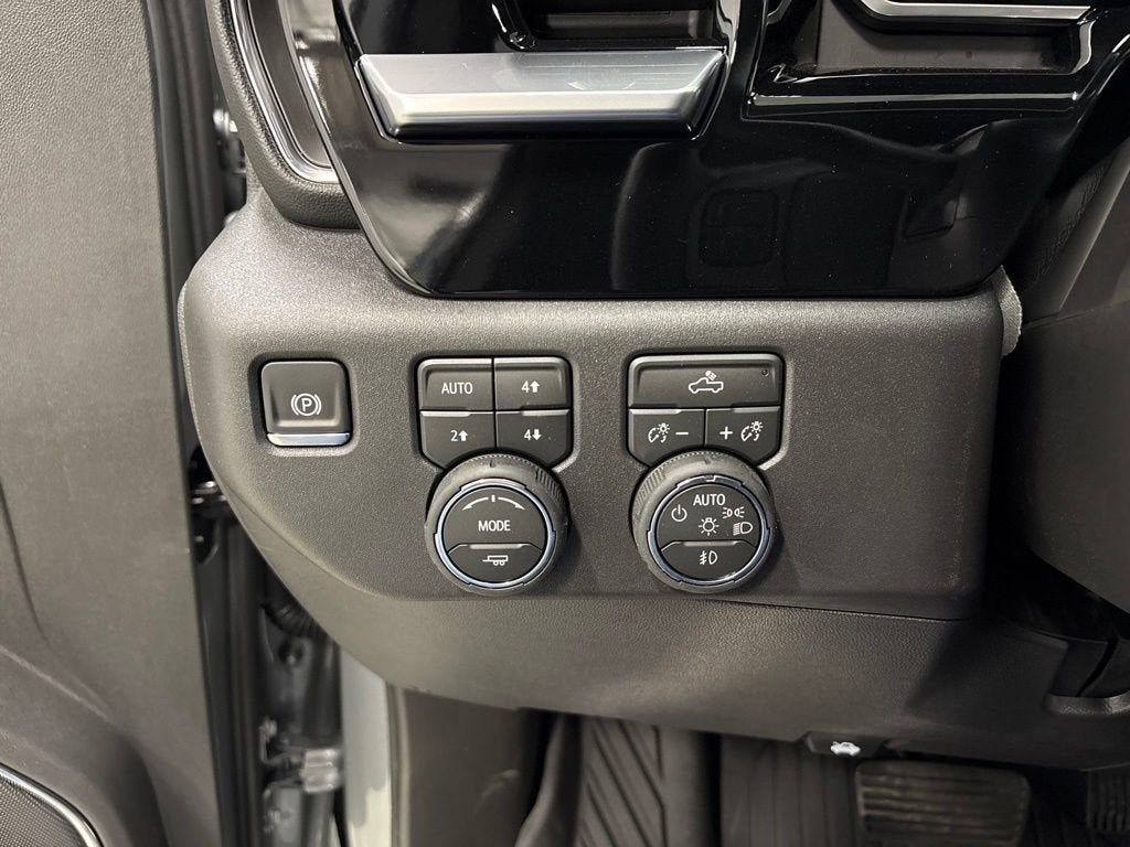 2026 Chevrolet Silverado 1500 RST Crew Cab Short Box 4WD