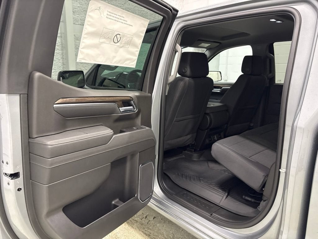 2026 Chevrolet Silverado 1500 RST Crew Cab Short Box 4WD
