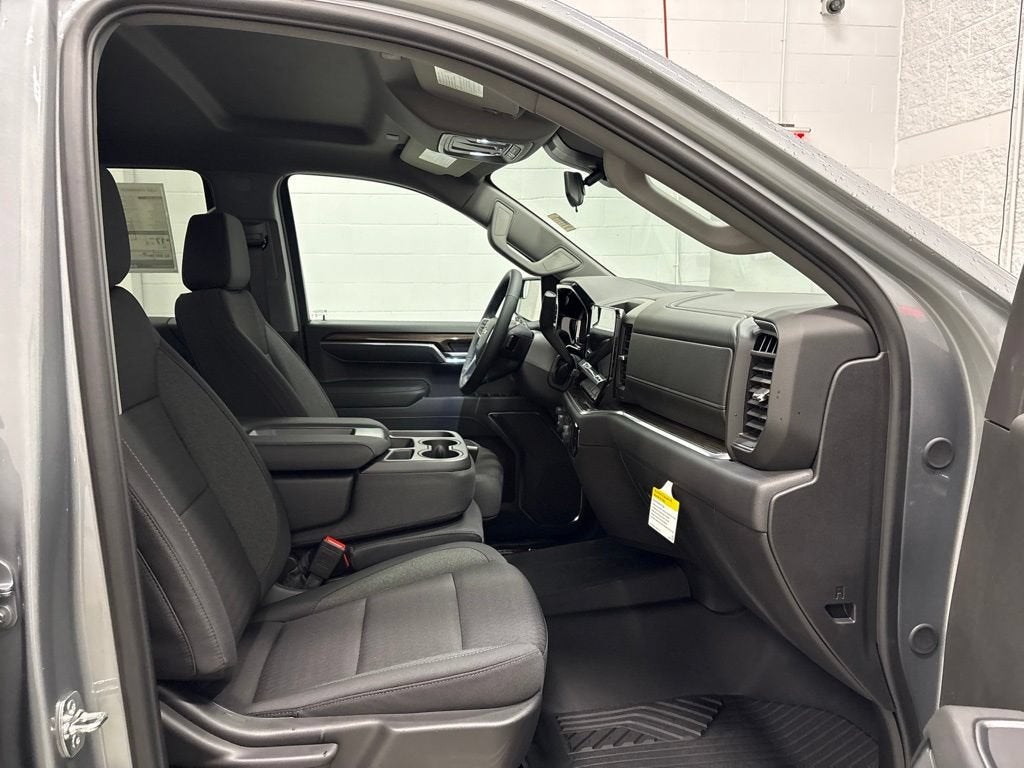 2026 Chevrolet Silverado 1500 RST Crew Cab Short Box 4WD