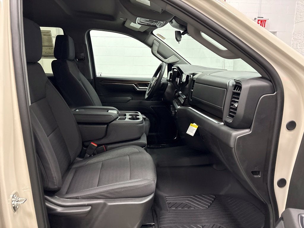 2026 Chevrolet Silverado 1500 RST Crew Cab Short Box 4WD